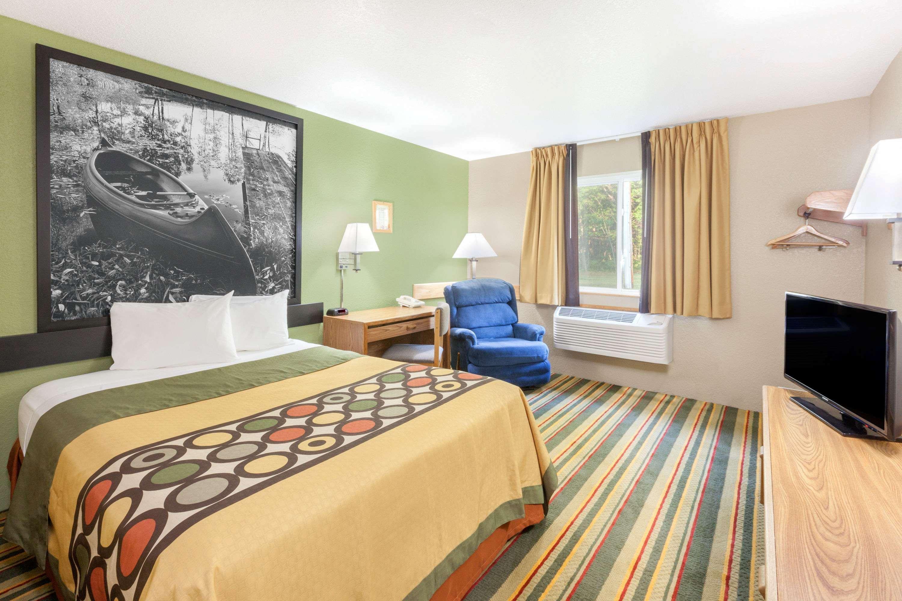 Hotel Super 8 By Wyndham Grayling Exterior foto