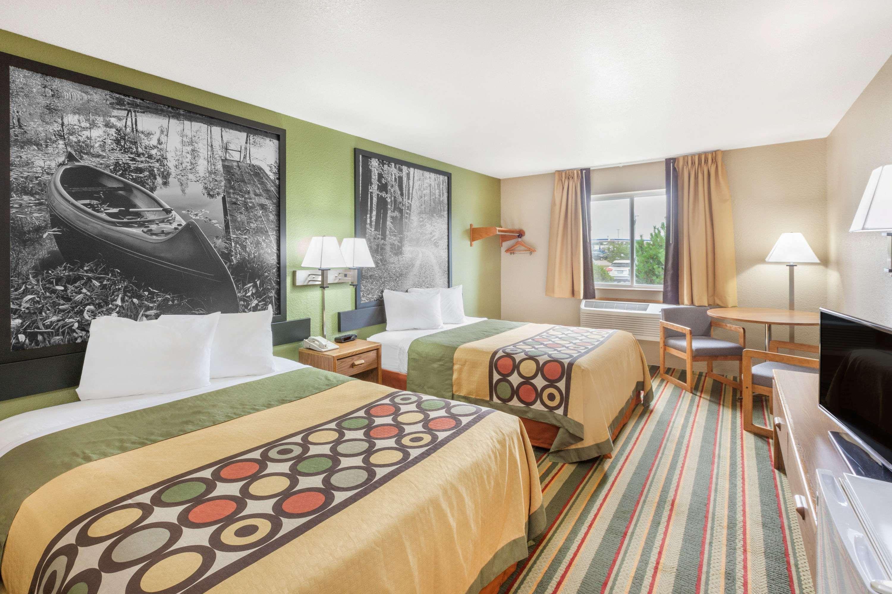 Hotel Super 8 By Wyndham Grayling Exterior foto